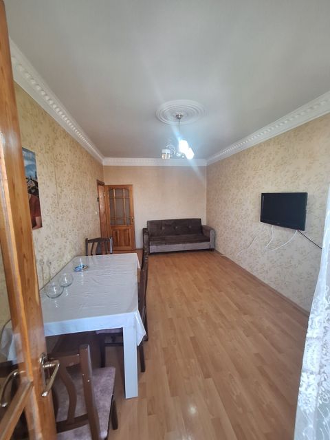 İcarəyə verilir 2 otaqlı köhnə tikili 60 m² — Bakı