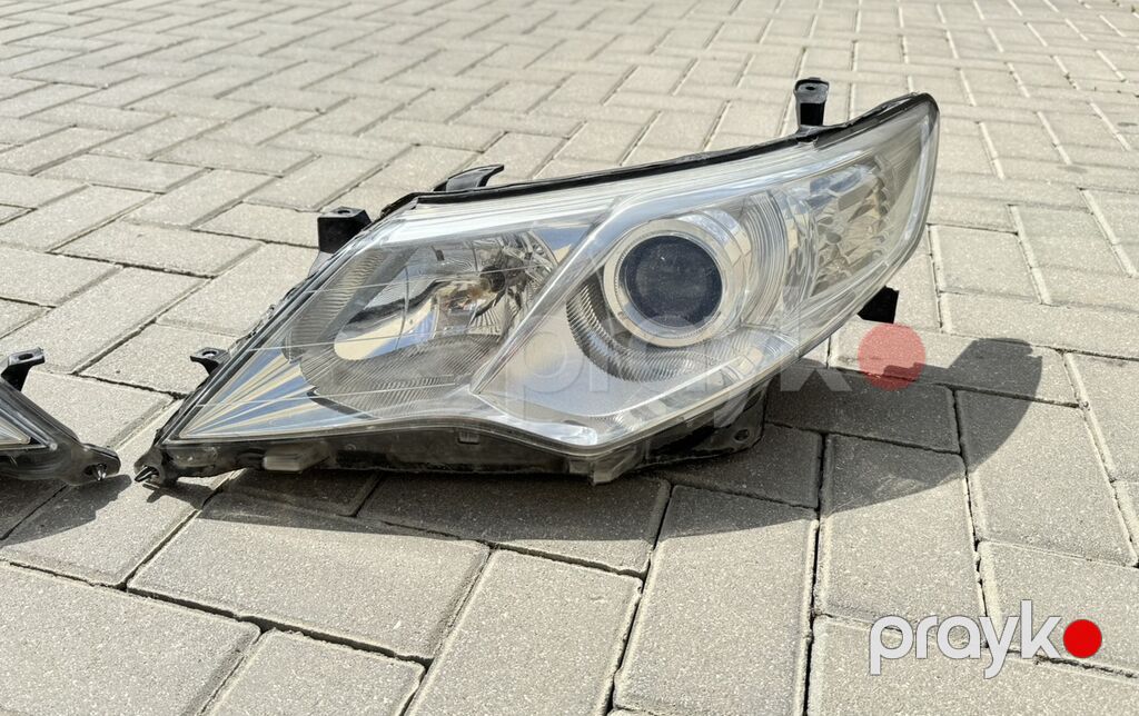 Komplekt, Yaxın və uzaq vuran işıqlar Toyota, 2011 il, Orijinal, İşlənmiş — Avtomobil işığı, Bakı (2)