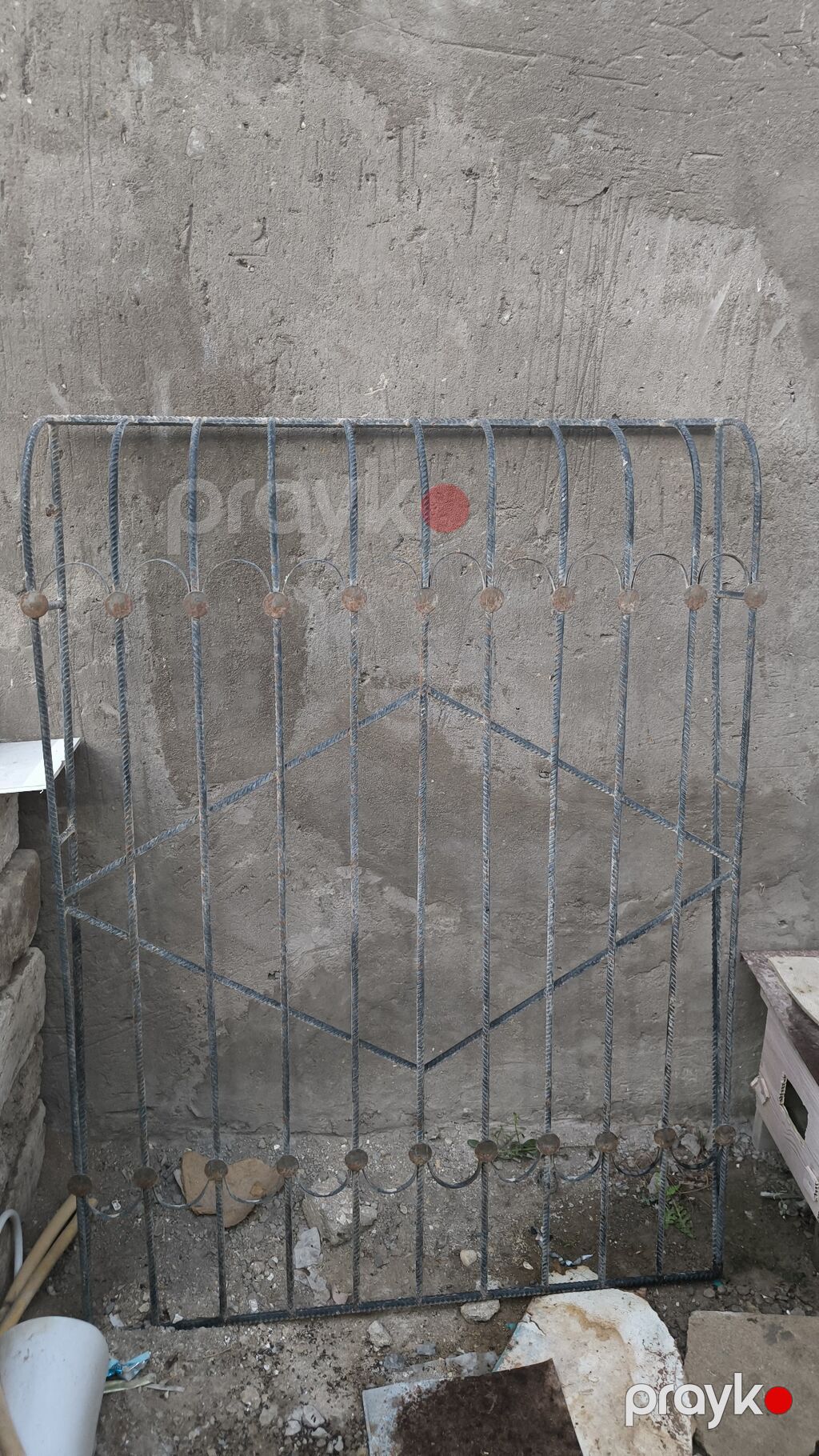 Dəmir pencərə barmaqlığı - Material: qalın armatur dəmirdən qaynaqla — Pəncərələr, qapılar, balkonlar, Digah