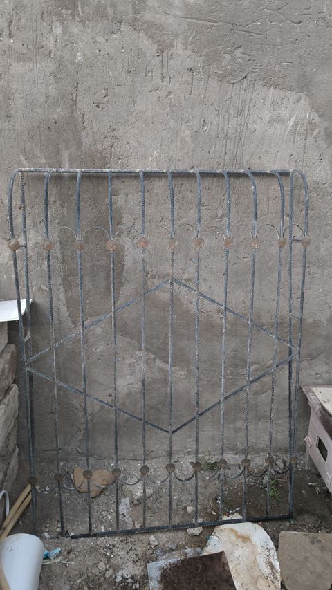 Dəmir pencərə barmaqlığı - Material: qalın armatur dəmirdən qaynaqla — Digah