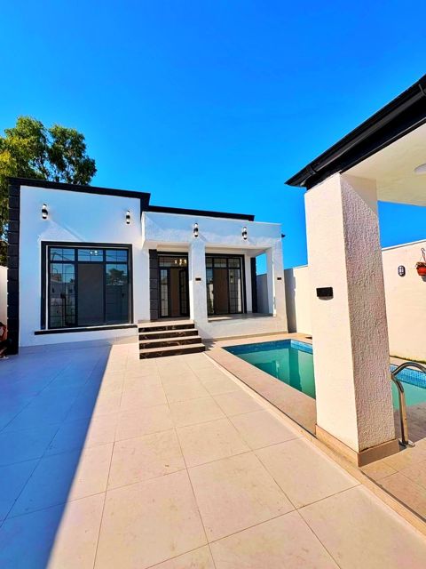 Satılır 4 otaqlı həyət evi/bağ evi 120 m² — Bakı