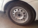 Satılır: 14" polad disklər və 185/65 R14 təkərlər komplekti — Колеса, шины, диски