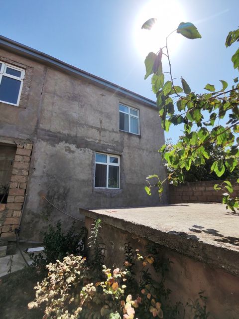Satılır 5 otaqlı həyət evi/bağ evi 180 m² — Bakı