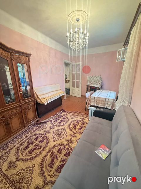 Satılır 2 otaqlı köhnə tikili 50 m²