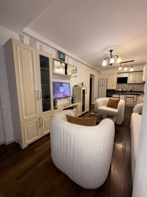 Satılır 2 otaqlı köhnə tikili 60 m² — Bakı