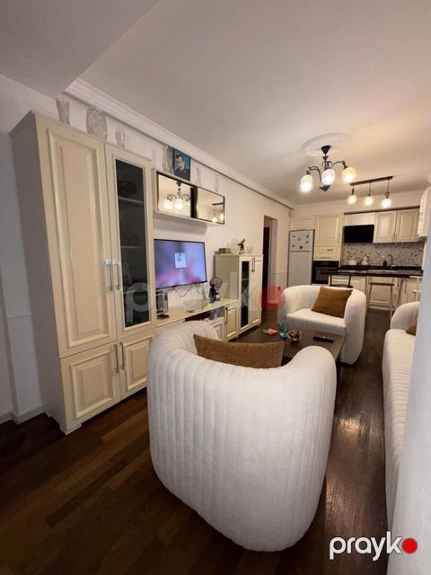 Satılır 2 otaqlı köhnə tikili 60 m²