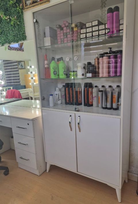 Salon üçün kraska dolabı əla vəziyyətdə 120 manat. Saray (9018)