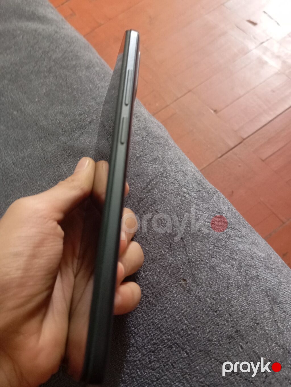 Smartfon (qara rəng, nazik korpus) Xüsusiyyətlər: - Üst hissədə 3,5 — Digər smartfonlar, Mingəçevir (5)