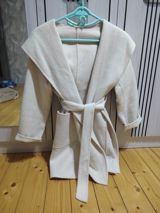 Palto tipli üst geyimi - Rəng: krem/ağ - Model: kəmərli, yanlarda iki — ariz