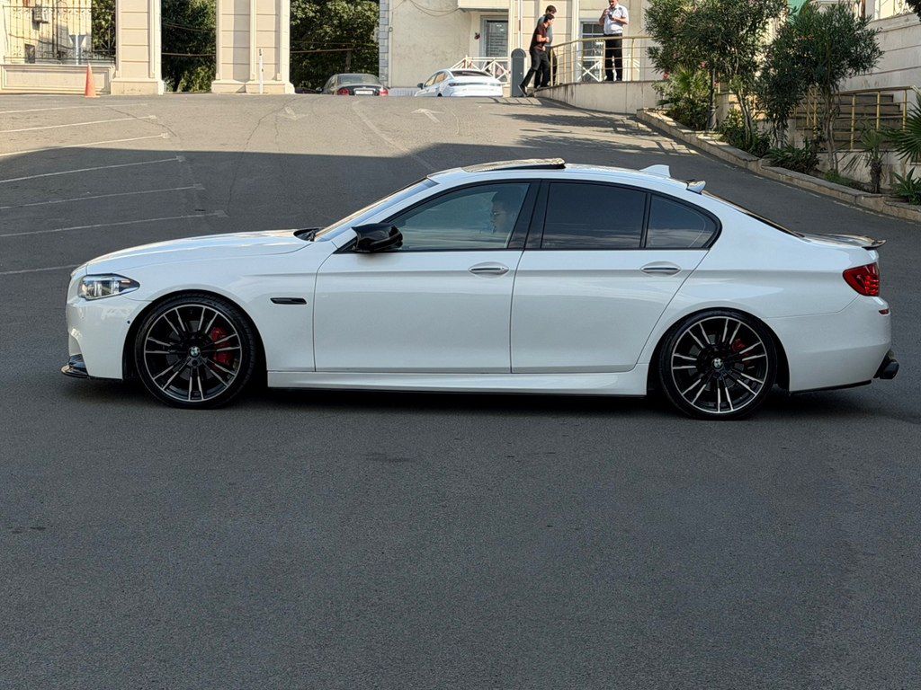 BMW 535, 3.0 L, 2015 il, 31 800 km — Avtomobillər, Gəncə (7)
