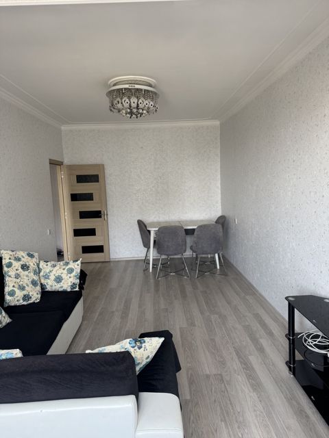 İcarəyə verilir 2 otaqlı köhnə tikili 70 m² — Bakı
