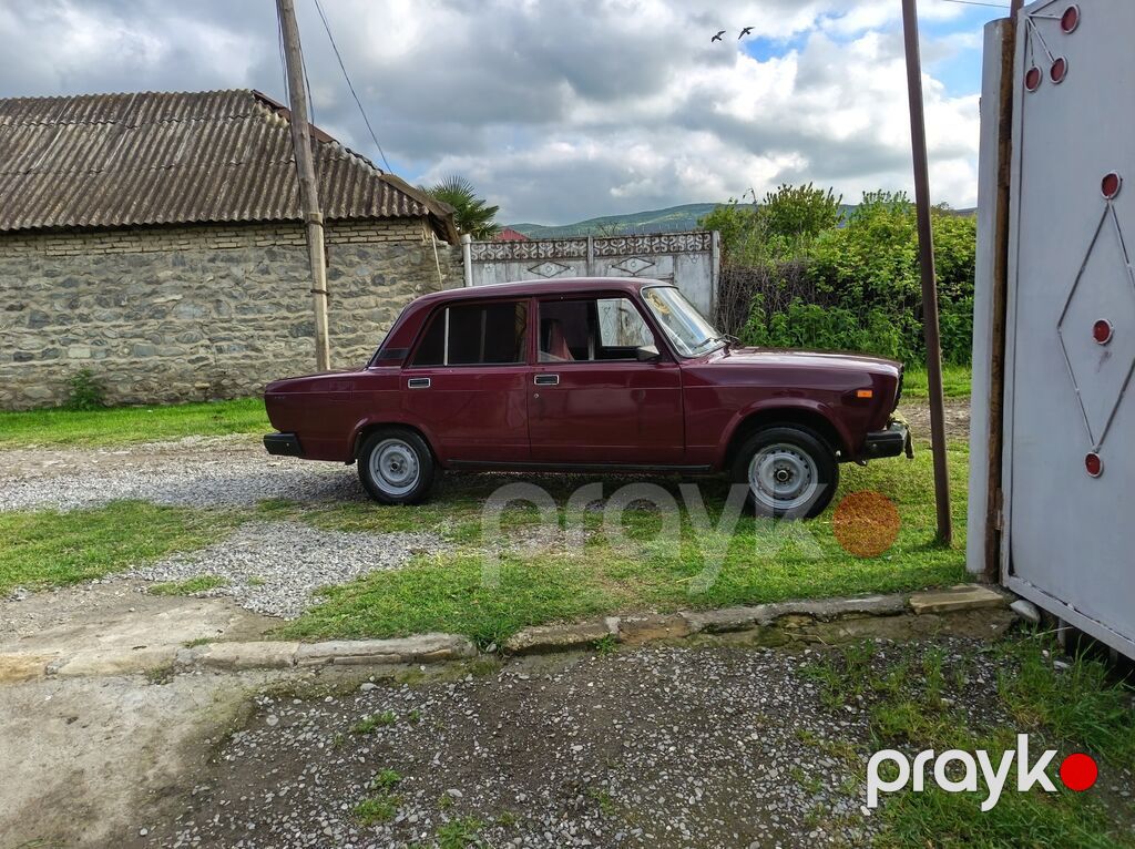 Model: Lada (VAZ) 2107 sedan Rəng: tünd bordo Kuzov: 4 qapı, klassik — Avtomobillər, Şəki (4)