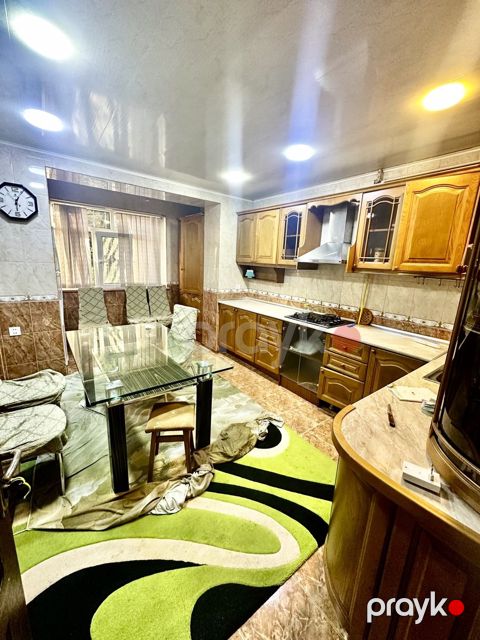 İcarəyə verilir 3 otaqlı köhnə tikili 90 m² — Bakı