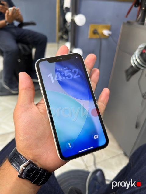 Apple iPhone 11 Yellow 128GB/4GB — Bakı