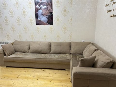 Künc divan – yumşaq bej rəngli, L‑formal. - Ölçü: təxmini 3 yerlik — Masazır