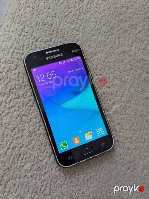 Samsung Galaxy J1 Black 4GB — Bakı