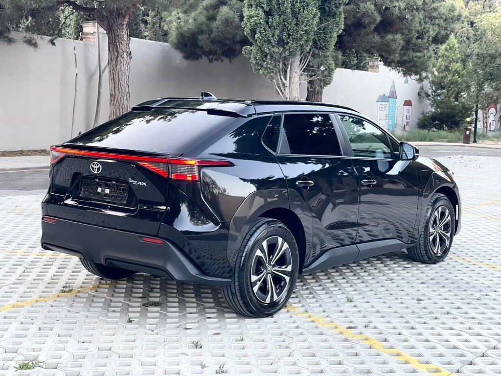 Toyota bZ4X, 71.4 kWh, 2023 il, 7 100 km — Avtomobillər, Bakı (4)