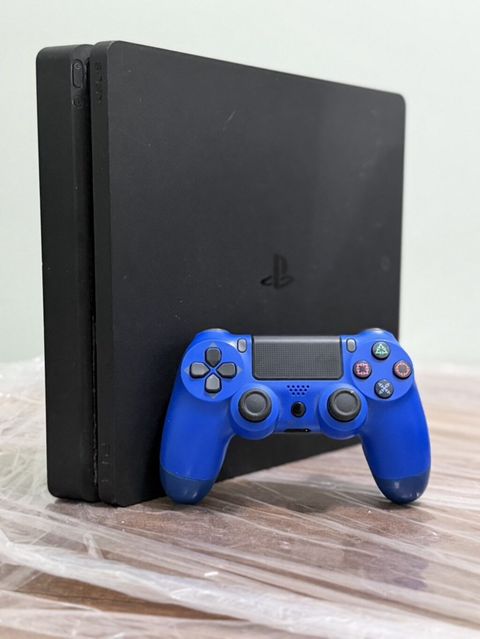 Playstation 4 Slım 512GB Konsol ideal ishleyir ve hec bir problemi — Bakı