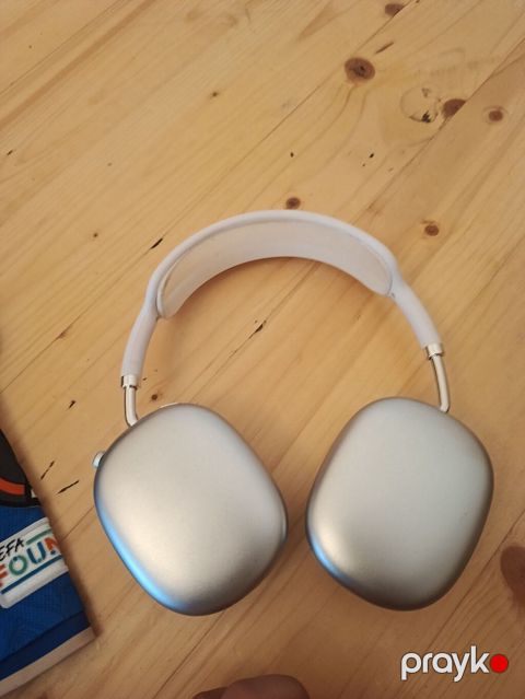 Gümüş rəngli over‑ear simsiz qulaqlıq - Yastı, oval alüminium kasa — Bakı