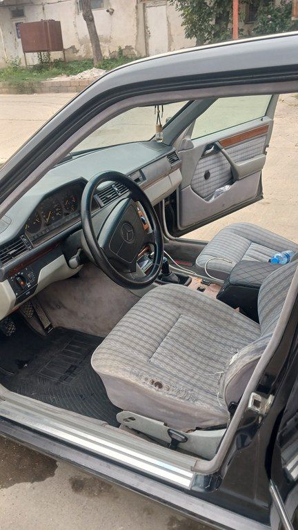 Mercedes E 220, 2.2 L, 1993 il, 300 000 km — Avtomobillər, Quba (7)