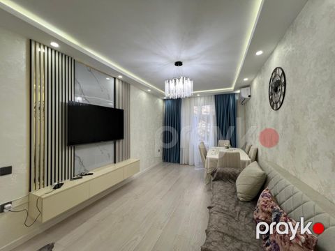 Satılır 2 otaqlı köhnə tikili 65 m²