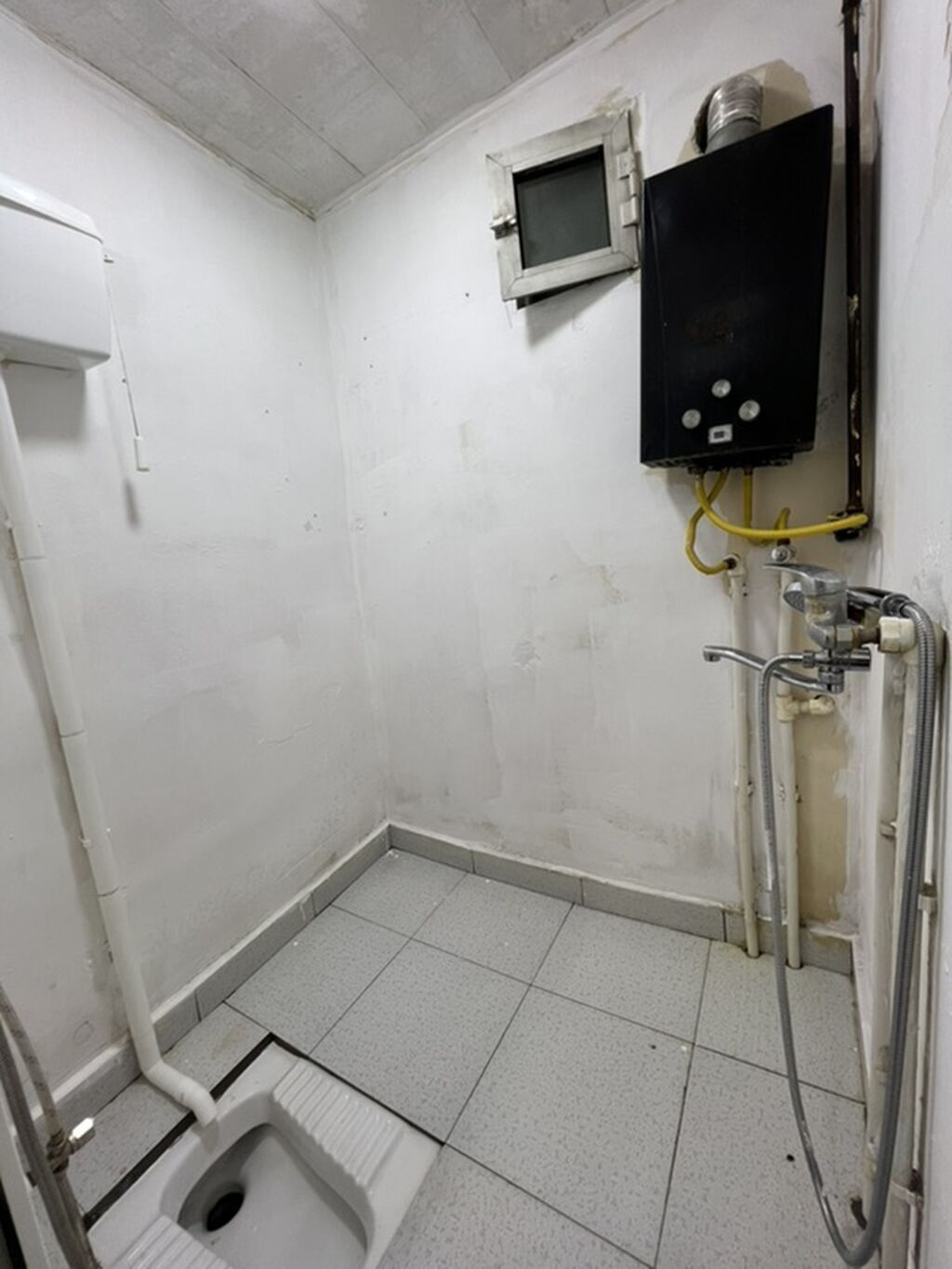1 otaq kirayə ayrıca girişi çıxışı olan. Əhmədli metroya 5 dəq — Mənzil, Bakı (2)