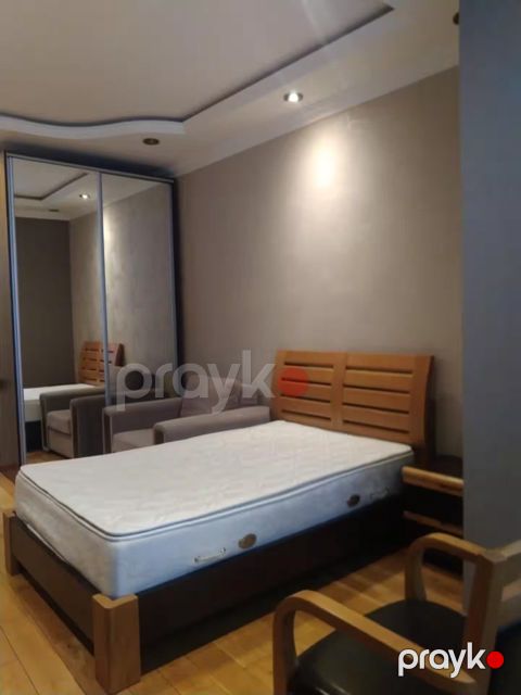 İcarəyə verilir 3 otaqlı köhnə tikili 85 m²