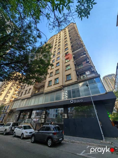 3-otaqlı yeni tikili, Nizami m., 134 m²