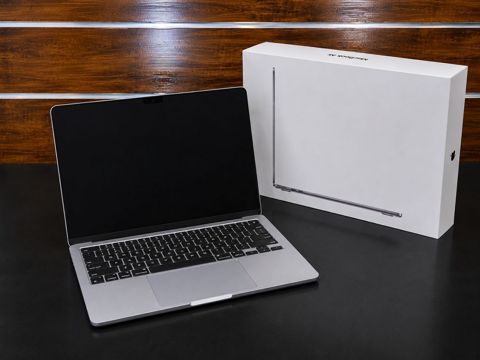 Apple MacBook Air M4 16GB/512GB Silver — Bakı