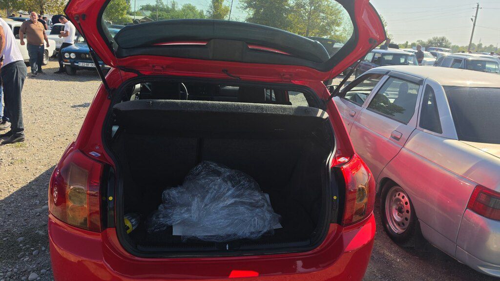 Toyota Corolla, 1.4 L, 2006 il, 395 000 km — Avtomobillər, Göyçay (11)