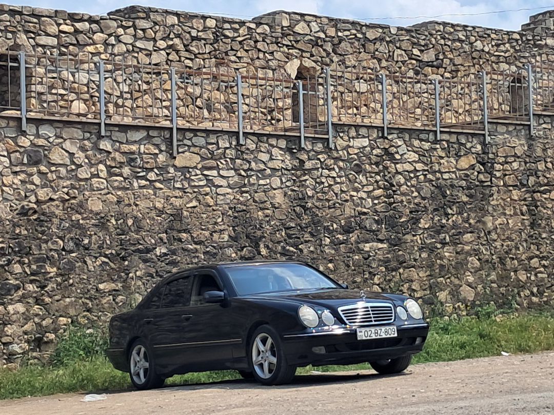 Mercedes E 320, 2002 il — Avtomobillər, Bərdə (2)