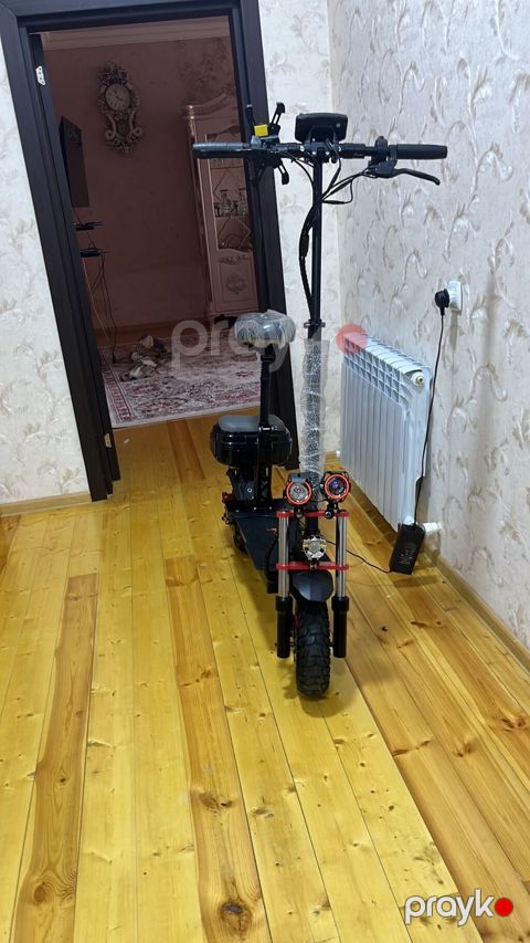 Elektrikli skuter – güclü iki motorlu, iri təkərli off-road model — Gəncə