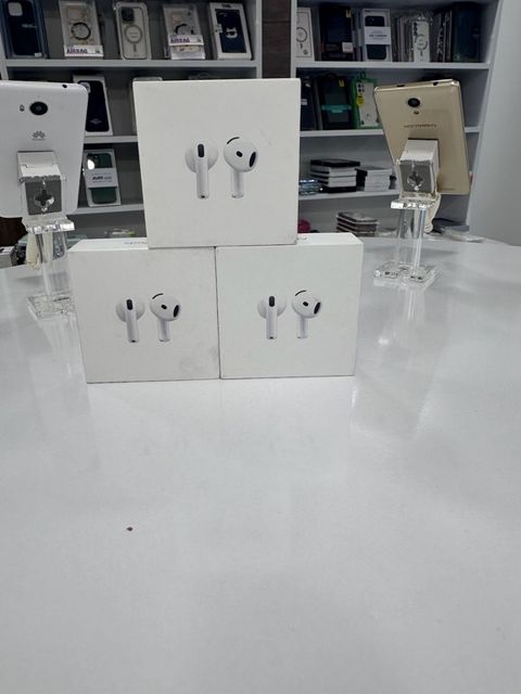 Apple AirPods 4 — Bakı