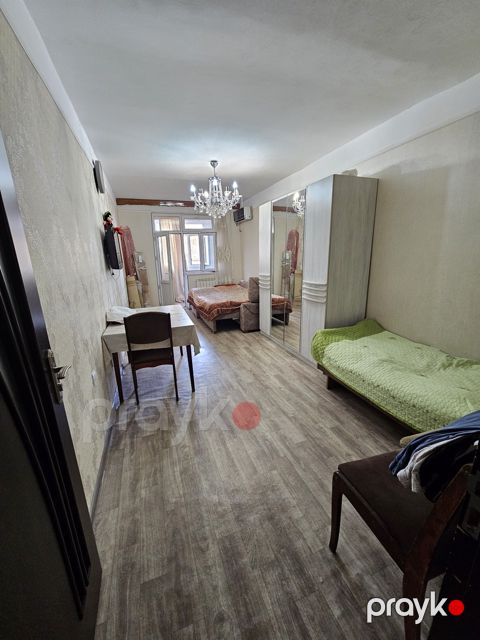 Satılır 1 otaqlı köhnə tikili 47 m²