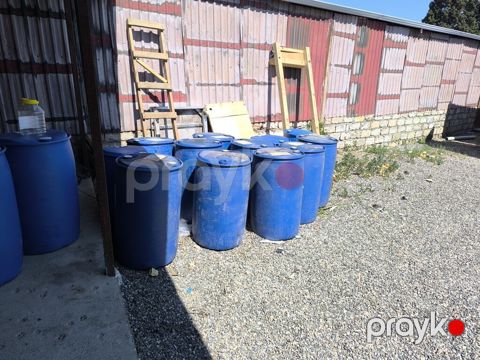 Qliserin çənləri satılır.15 ədəddir Birinin 250 Lt tutumu var. Biri 15 — Digah
