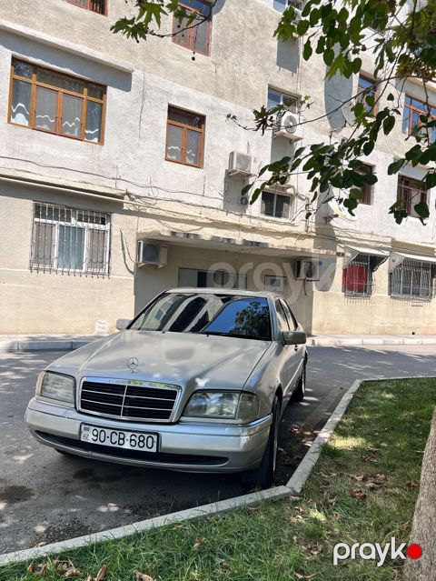 Mercedes-Benz C-Class: 2.2 l Sedan — Bakı