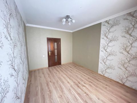 Satılır 4 otaqlı köhnə tikili 87 m² — Bakı
