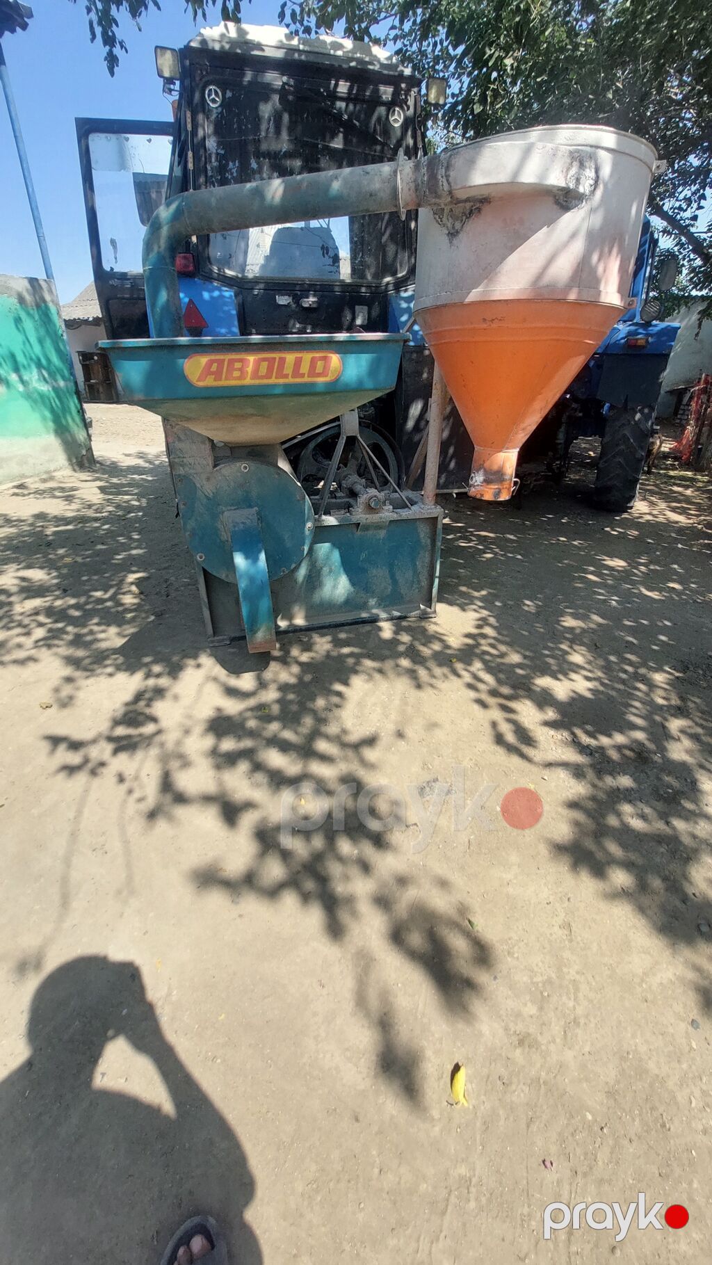 Abollo traktor qoşqulu dən/yonca üyüdücü–qarışdırıcı aparat - Traktor — Kənd təsərrüfatı avadanlığı, Cəlilabad (3)