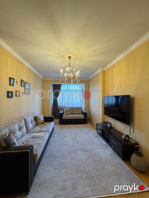 Satılır 4 otaqlı köhnə tikili 100 m²