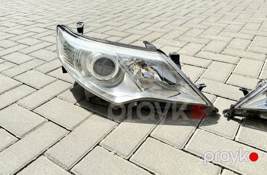 Komplekt, Yaxın və uzaq vuran işıqlar Toyota, 2011 il, Orijinal, İşlənmiş — Avtomobil işığı, Bakı (3)