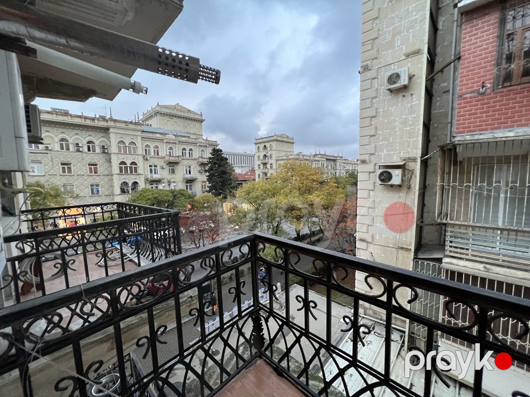 Satılır 1 otaqlı köhnə tikili 42 m² — Mənzil, Bakı (2)