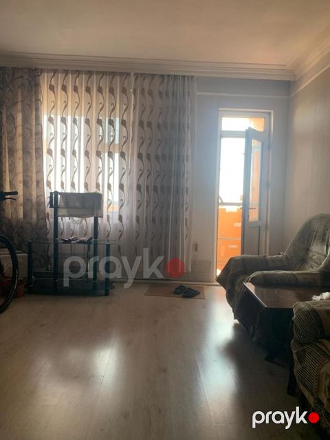 Satılır 3 otaqlı köhnə tikili 60 m²