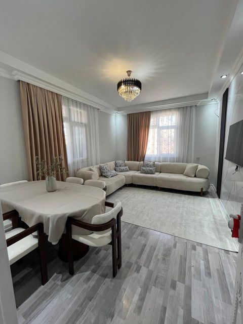 Satılır 4 otaqlı həyət evi/bağ evi 120 m² — Bakı