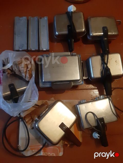 Elektrikli vafli aparatları dəsti. Qiymet 1 eded ucundur. Biri — Bakı