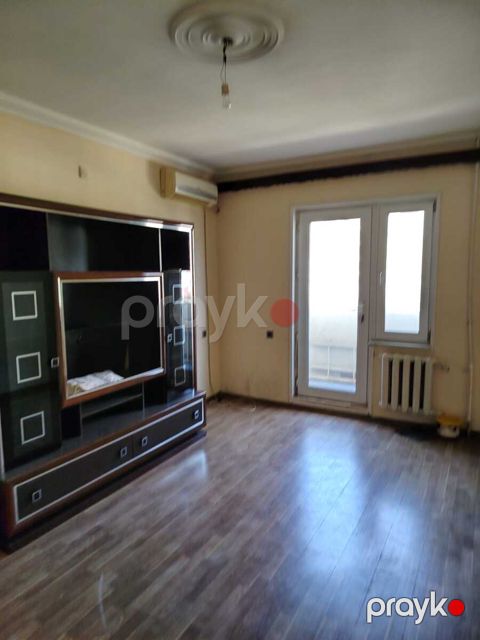 Satılır 2 otaqlı köhnə tikili 65 m²