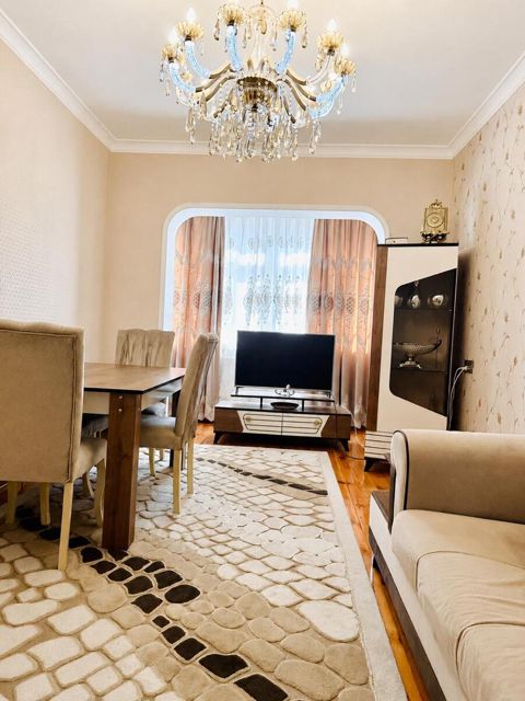 Satılır 3 otaqlı köhnə tikili 85 m² — Bakı