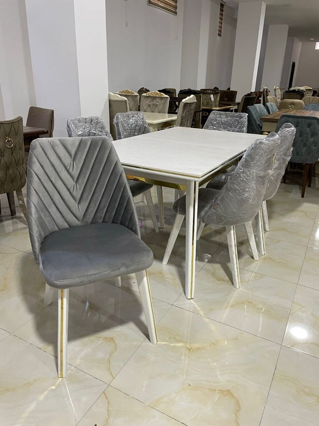 Qonaq otağı üçün, Yeni, Açılmayan, Dördbucaq masa, 6 stul — Masalar və stullar, Bakı (6)