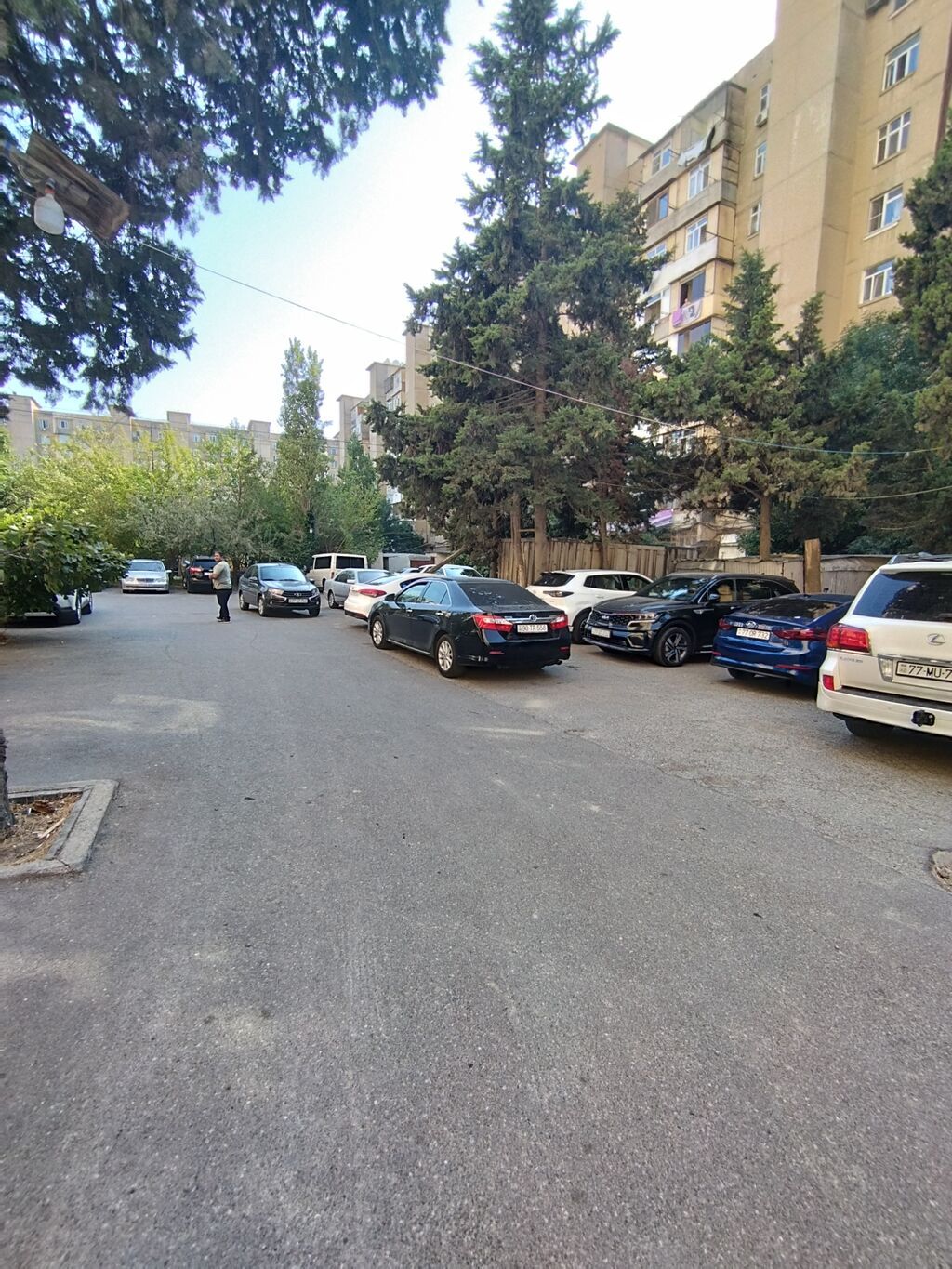 Əhmədlinin ən prestijli küçəsində yerləşən Yeni tikili binanın altında — Əmlak, Bakı (2)