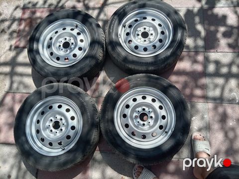 185/65/14 tekerler 1000 km getmiyib. Tezedi. Disqinin krasqası — Sumqayıt