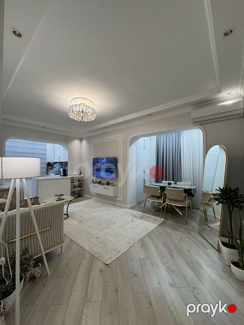 Satılır 2 otaqlı köhnə tikili 55 m² — Bakı